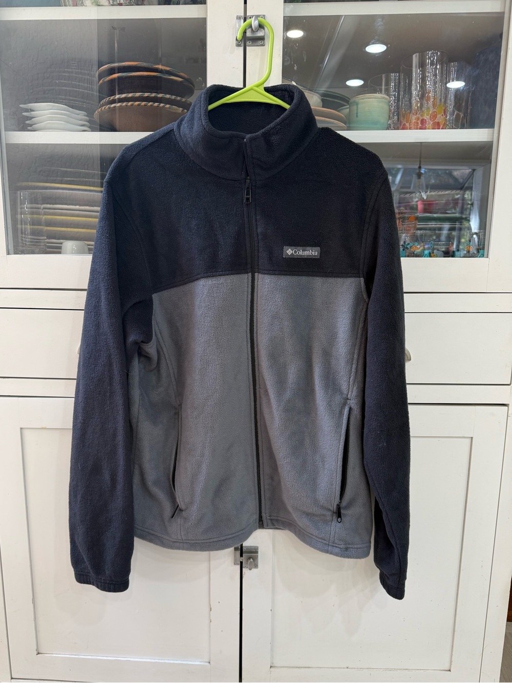 Columbia Men's Black and Gray Lightweight Full-Zip Fleece Jacket
